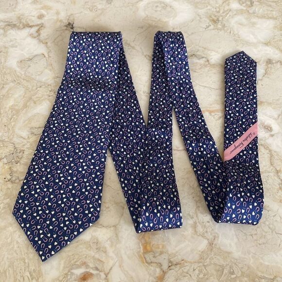 Salvatore Ferragamo Magnets & Hearts 100% Silk Tie - Picture 3 of 12